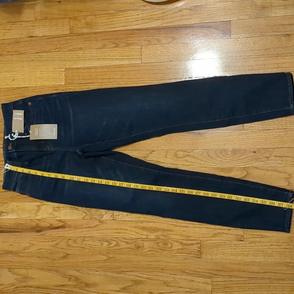 NWT Madewell Curvy High-Rise Jeans